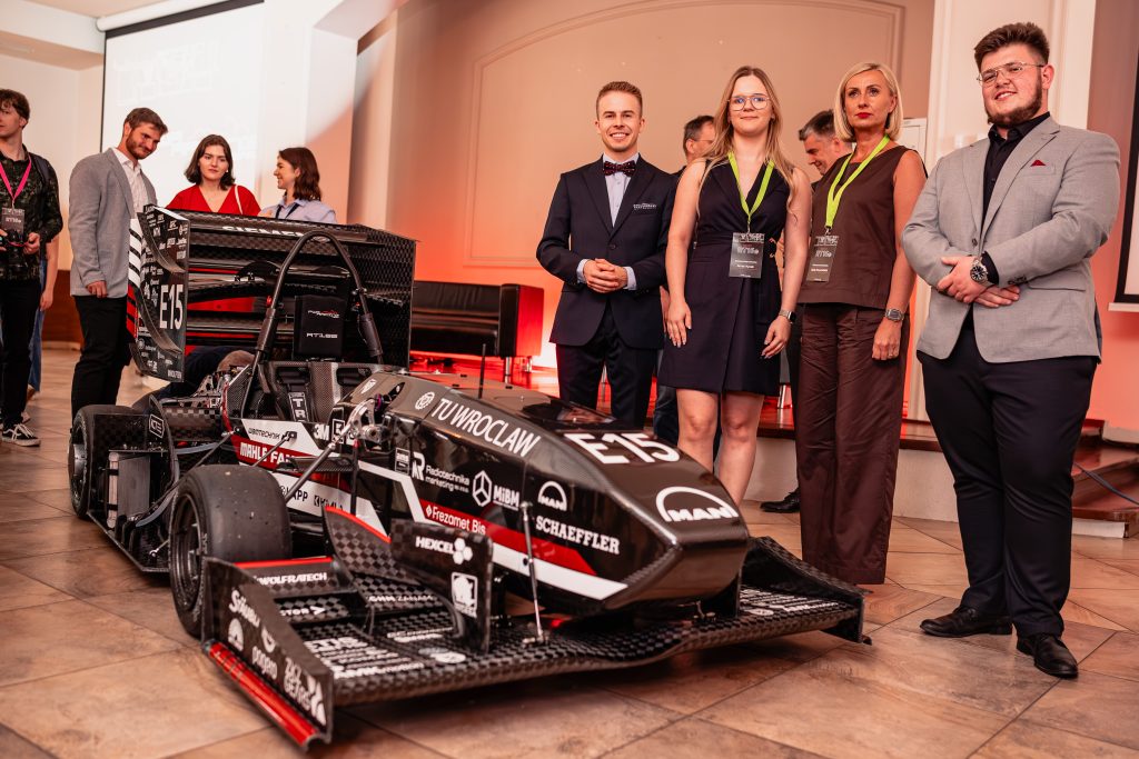 premiera bolidu PWR Racing Team